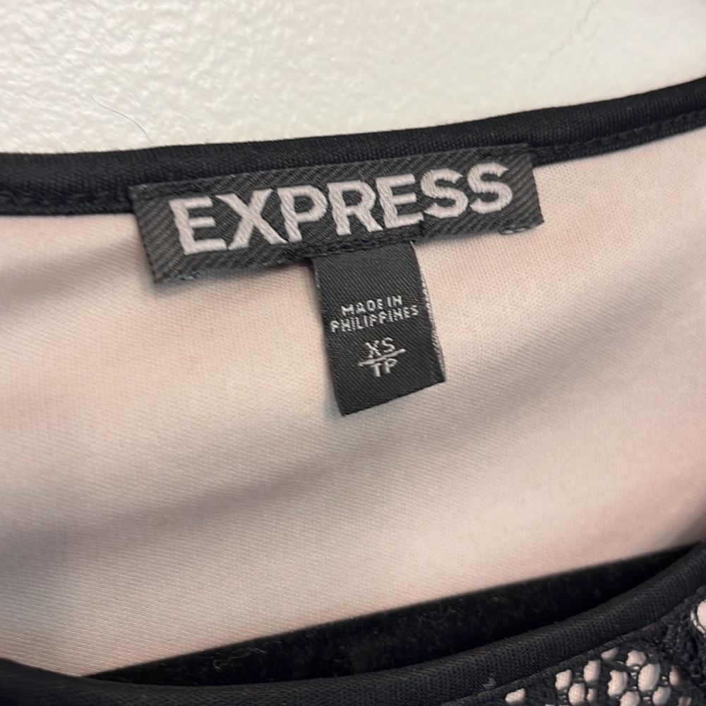 Express Lace and mesh bodycon dress - Picture 3 of 5